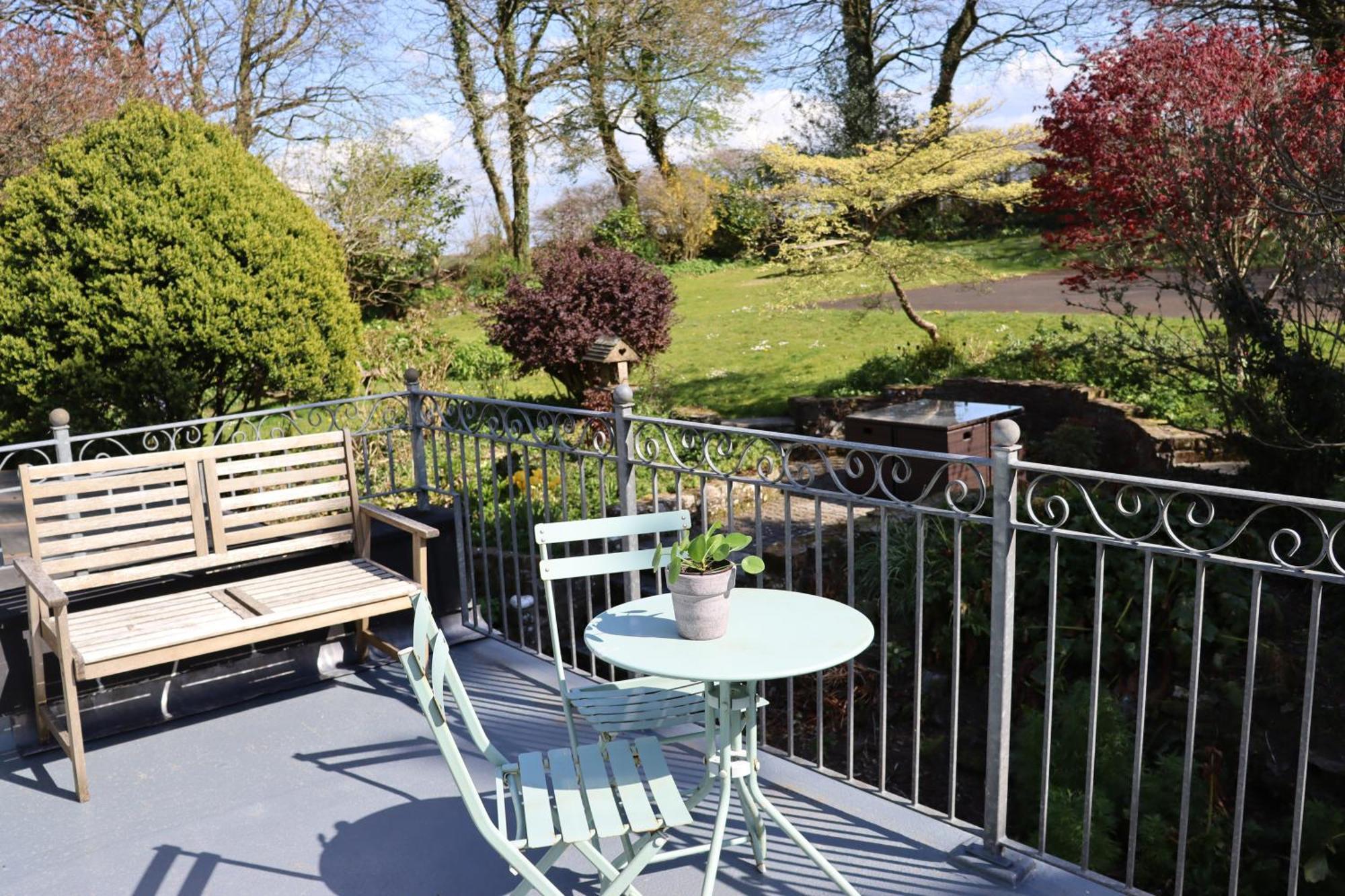 Lake Villa Holiday Cottages Holsworthy Exterior photo