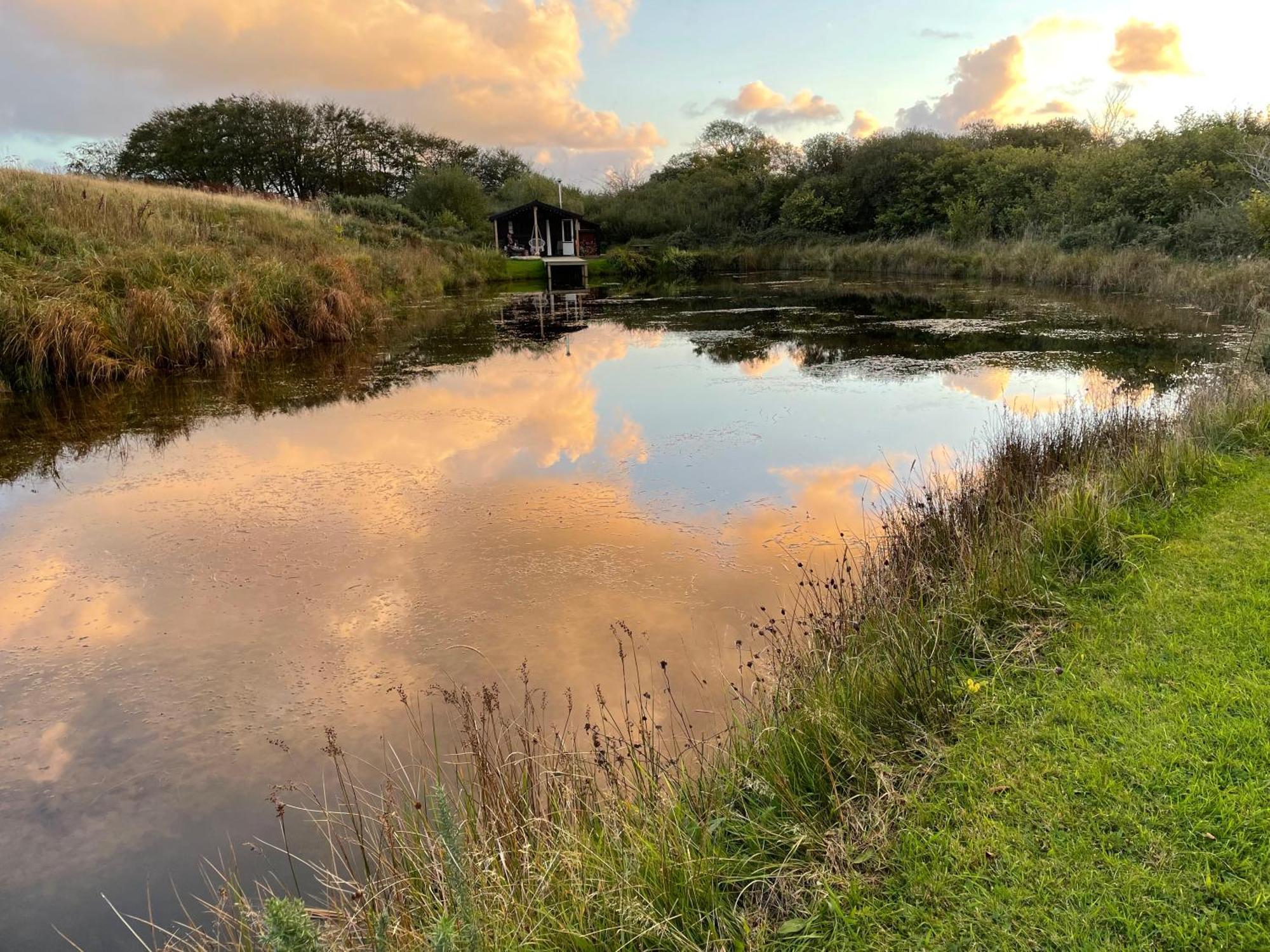 Lake Villa Holiday Cottages Holsworthy Exterior photo