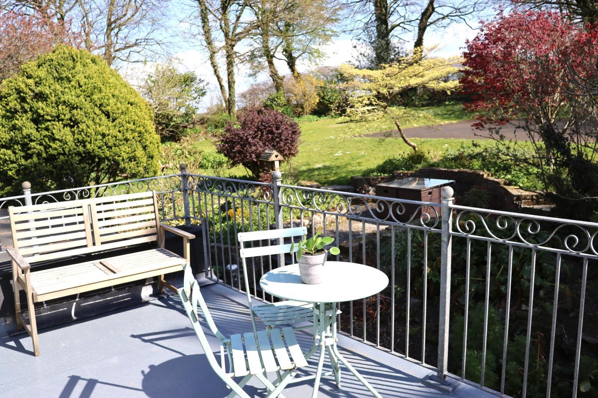 Lake Villa Holiday Cottages Holsworthy Exterior photo